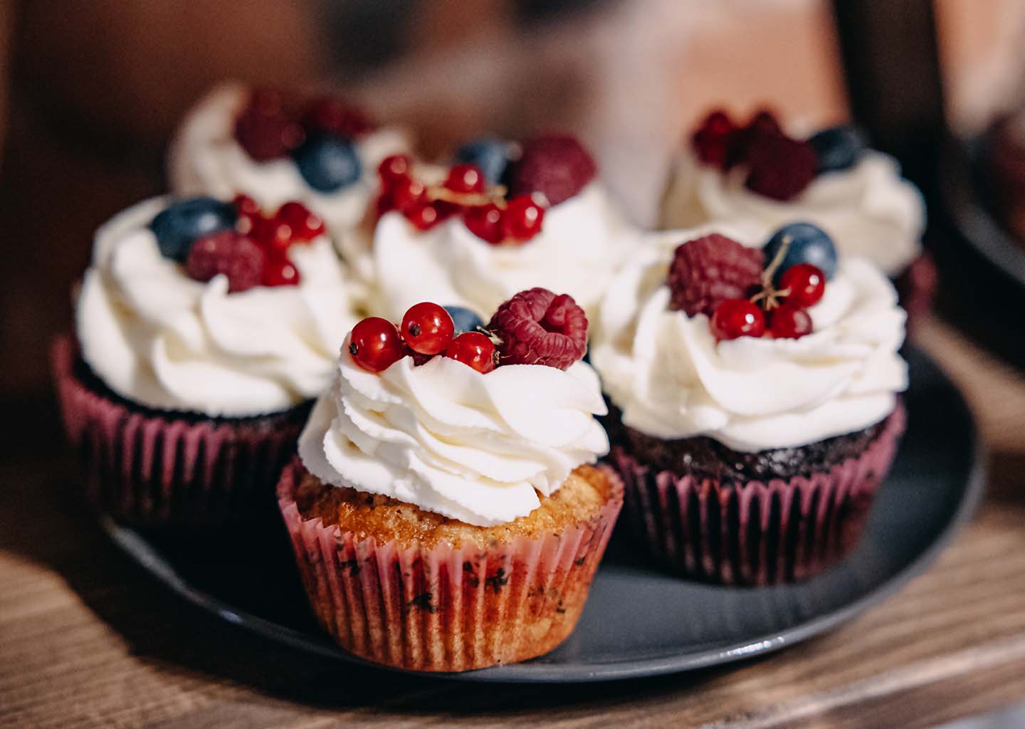 Svatební cupcakes s lesním ovocem